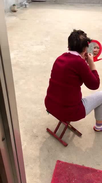 阿姨吃瓜群众怎么说的,揭秘娱乐圈幕后真相