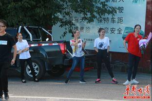 吃瓜群众热闹不嫌事大