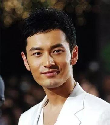 黄晓明吃瓜群众评价,网友热议，吃瓜群众评价两极分化