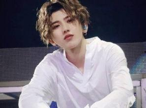 吃瓜群众 蔡徐坤视频,揭秘明星幕后趣事