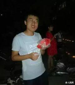 吃瓜群众抢镜视频,视频瞬间走红网络