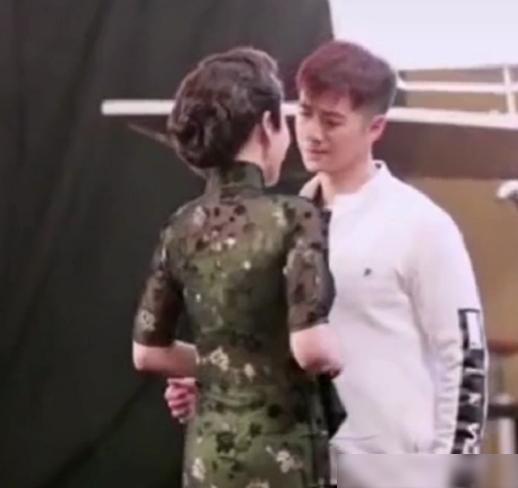 与凤行最新路透吃瓜群众